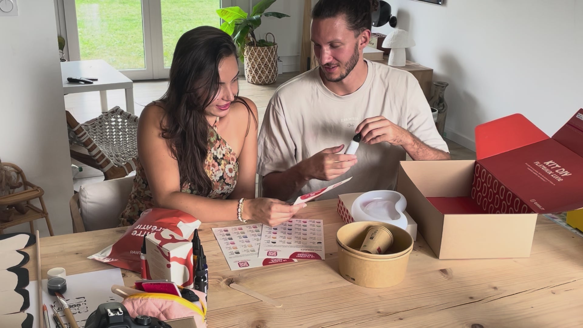 Charger la vidéo: Vidéo de création d&#39;objets de décoration DIY avec les kits Evaya